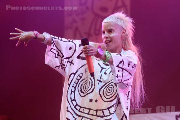 DIE ANTWOORD - 2015-07-05 - BELFORT - Presqu'ile du Malsaucy - Anri du Toit [Yolandi Visser]